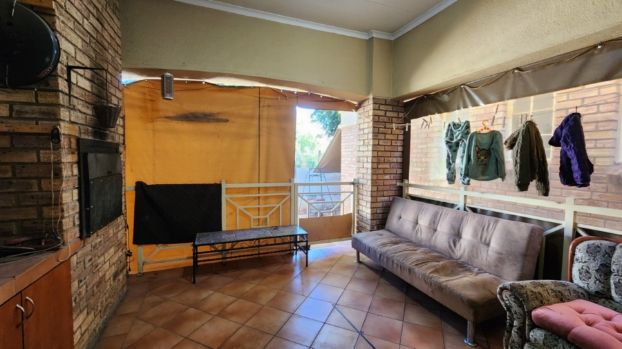 3 Bedroom Property for Sale in Safari Gardens North West